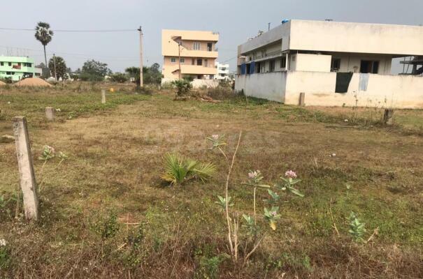 10000 Sq.Ft. lot for lease, 100 meters from NH16 / AH45 in Visakhapatnam, 500 meters from railway station